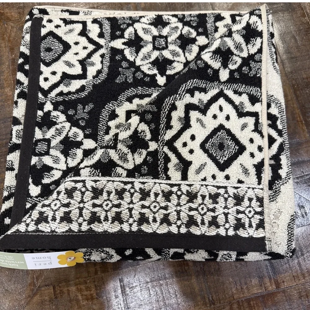 Peri Home 5 Pc Moroccan Tiles Black Tan Set: 1 Bath 2 Hand 2 Tip Towels NWT